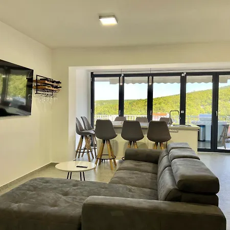 Initium Novum Apartament Jadranovo