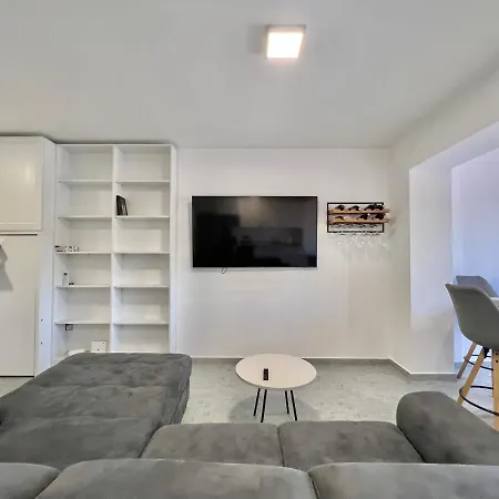 Apartament Initium Novum *